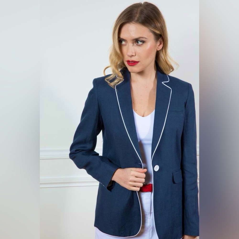 Classic Anne Klein Navy Stretch Blazer With White Piping